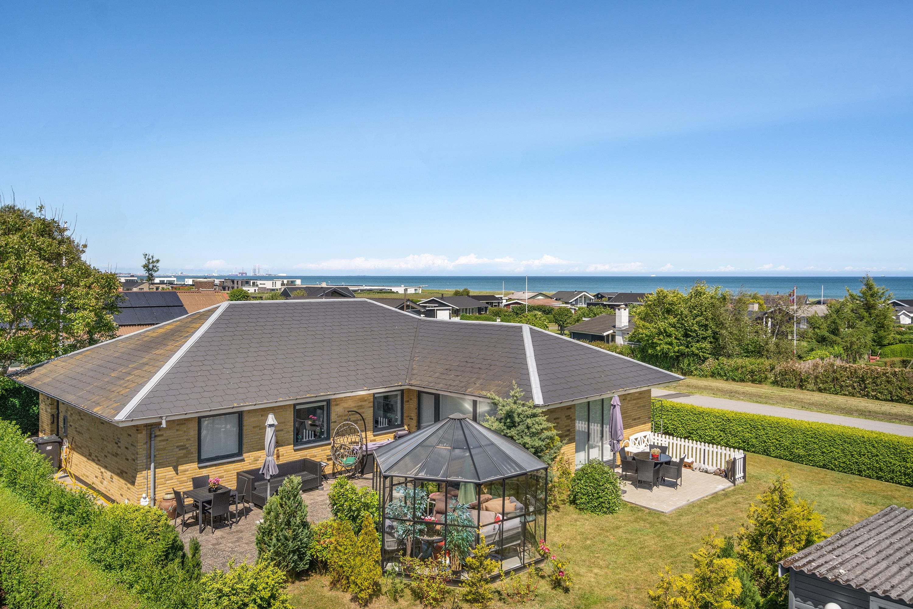 Talo, 142 m², tontti 749 m²