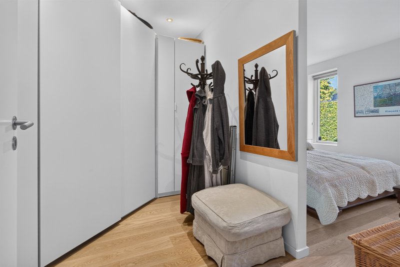 toggle-gallery-image