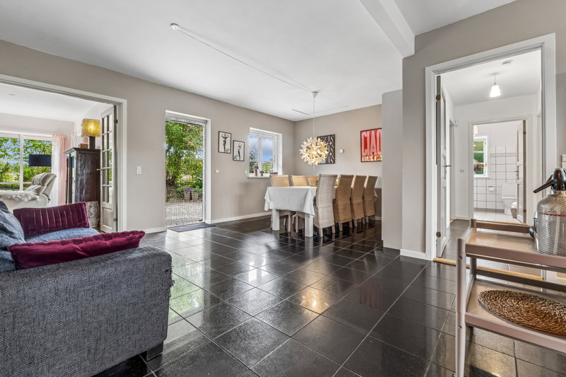 Property image number 8