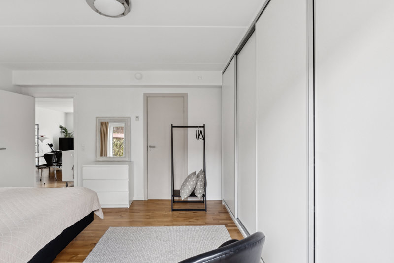 toggle-gallery-image
