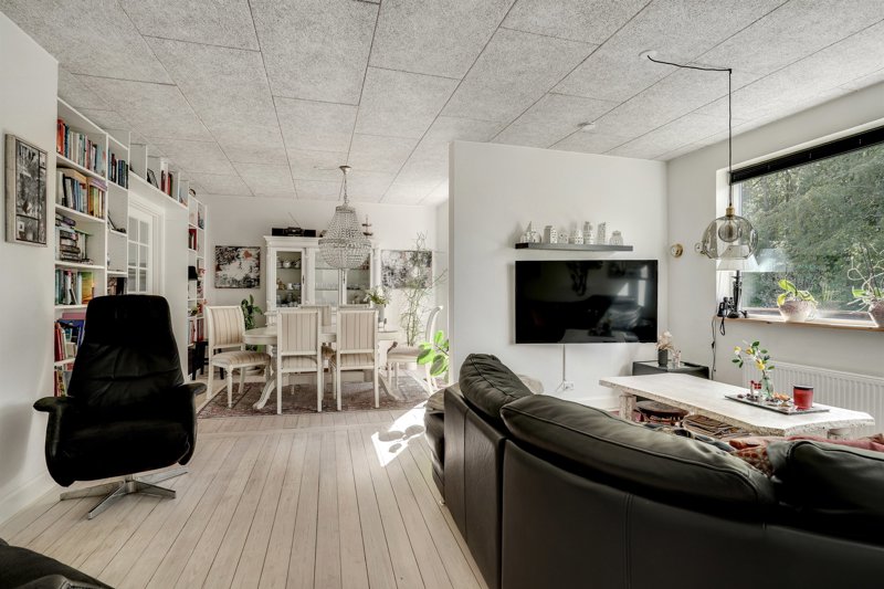 toggle-gallery-image