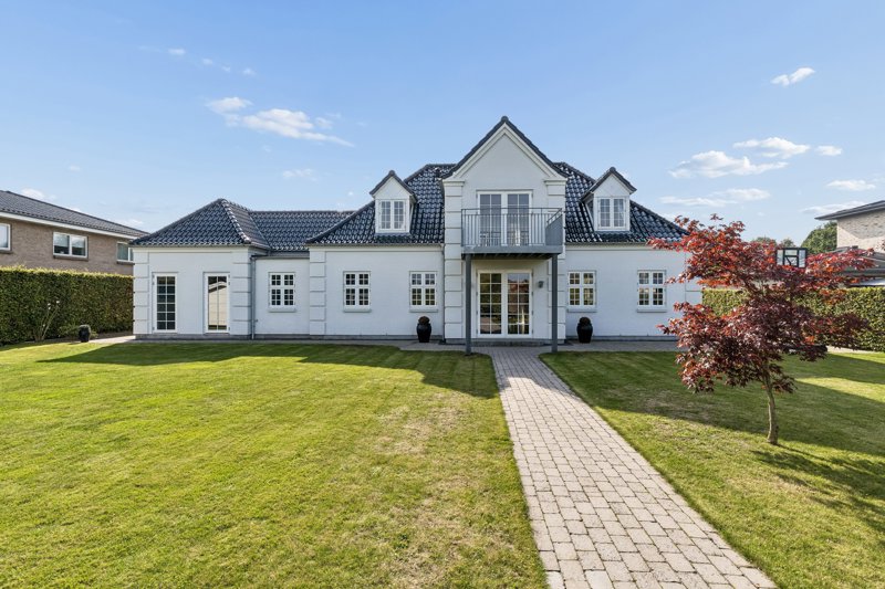 Property image number 2