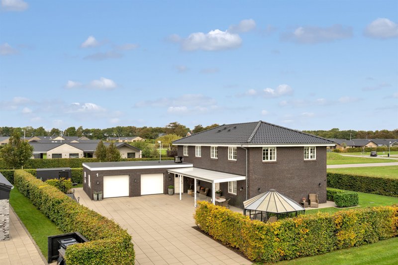Property image number 2