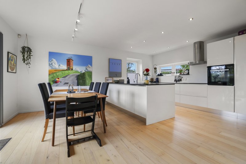Property image number 8
