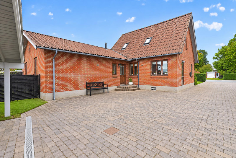 Property image number 2