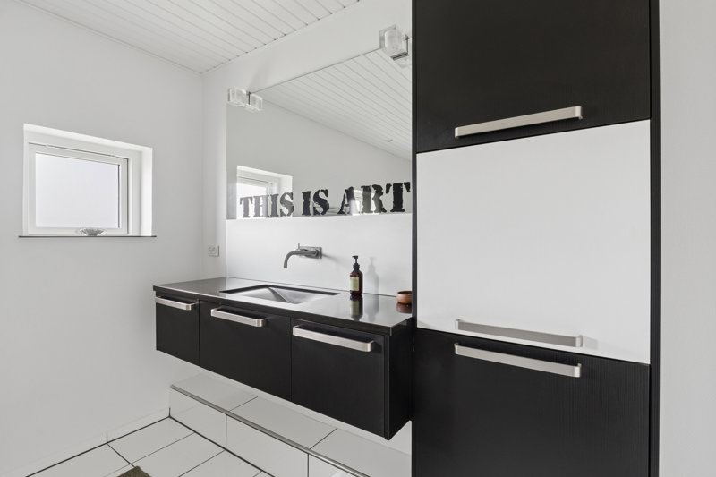 toggle-gallery-image