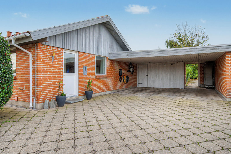 Property image number 2