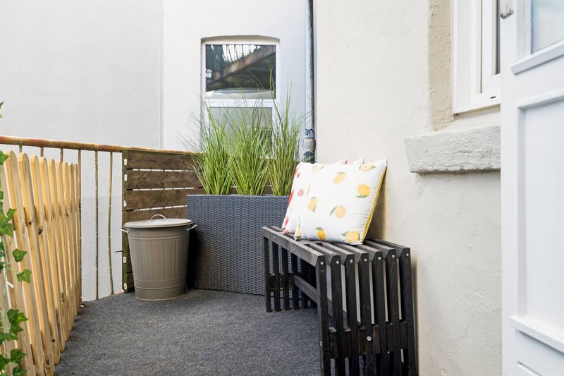 toggle-gallery-image